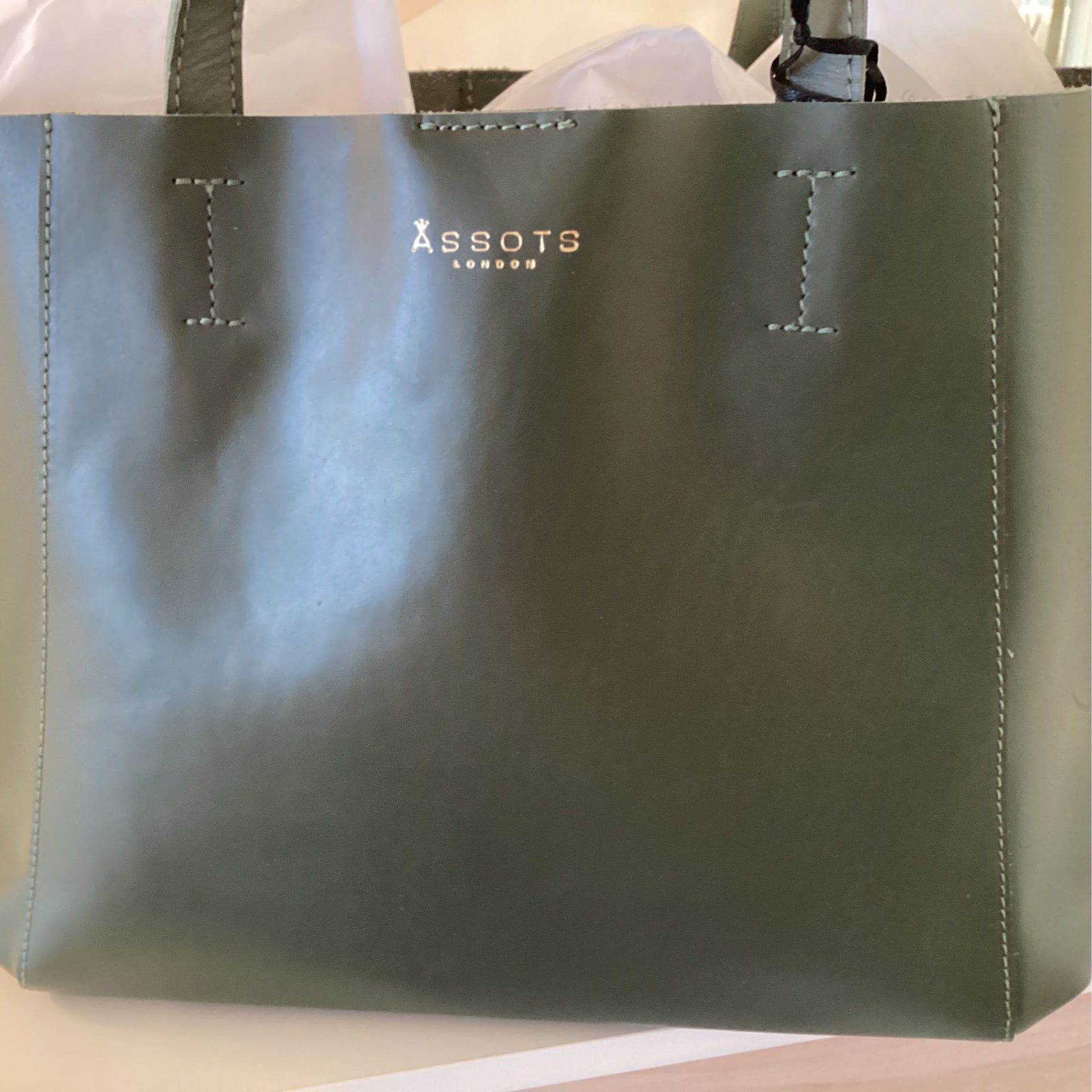 ASSOTS LONDON Green Tote Welcome to Lulumae